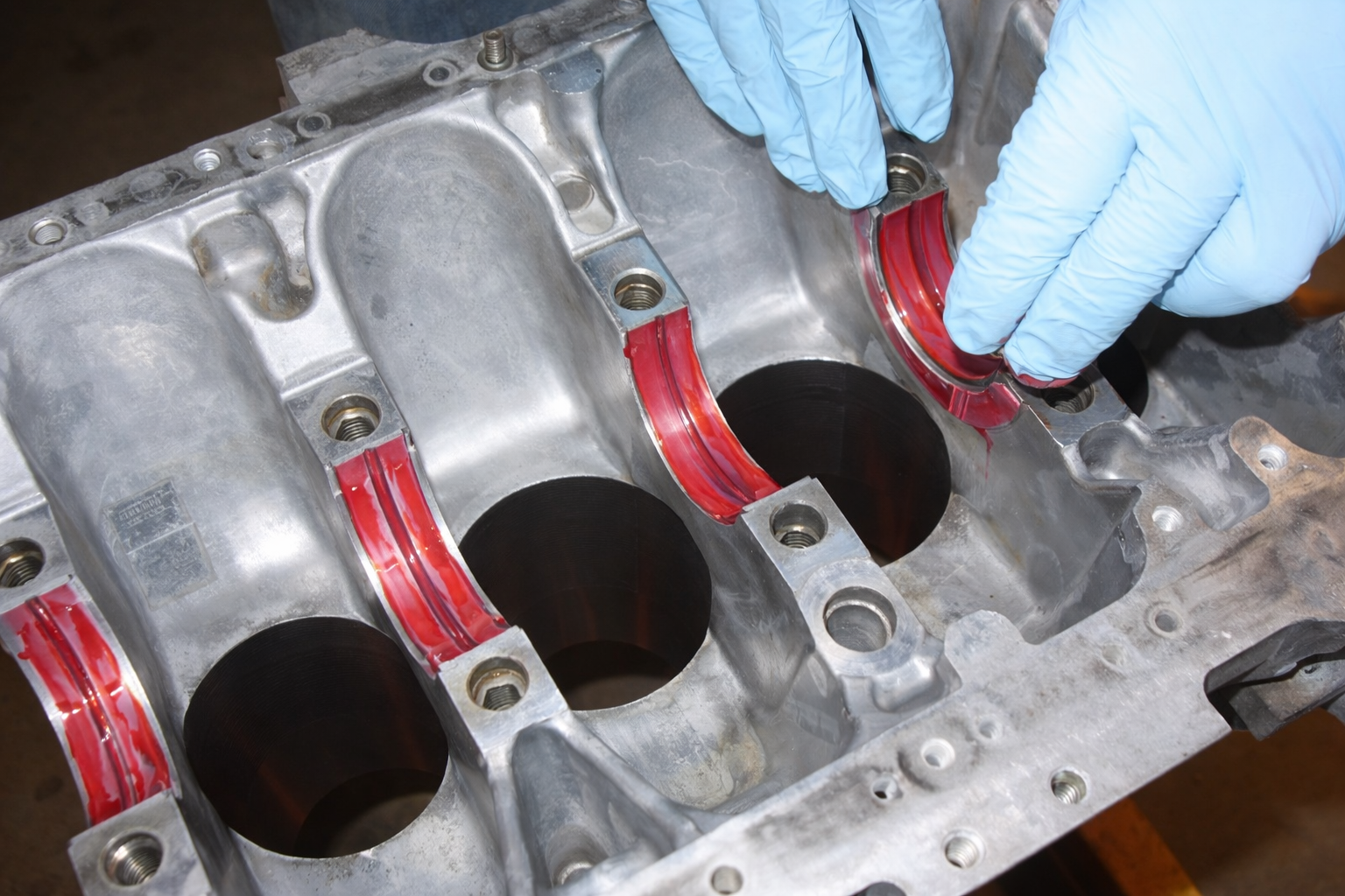 شحمة تجميع المحرك: الطبقة الخفية التي تحمي المحرك في لحظاته الأولى